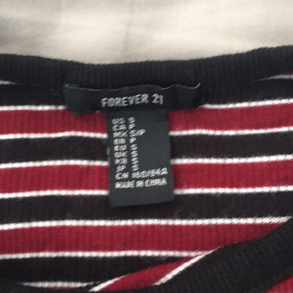 Forever 21 striped t-shirt - Picture 2 of 2